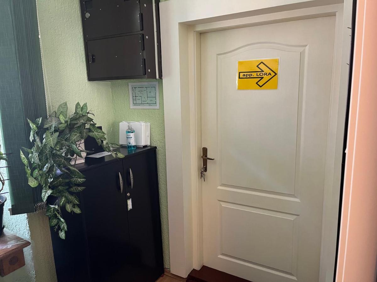 شقة غييكا  في Apartman Lora المظهر الخارجي الصورة
